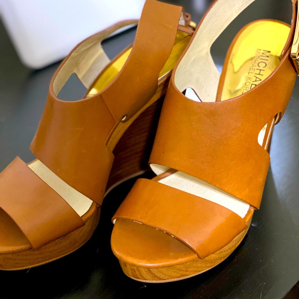 Michael kors, size 7 sandals, baige